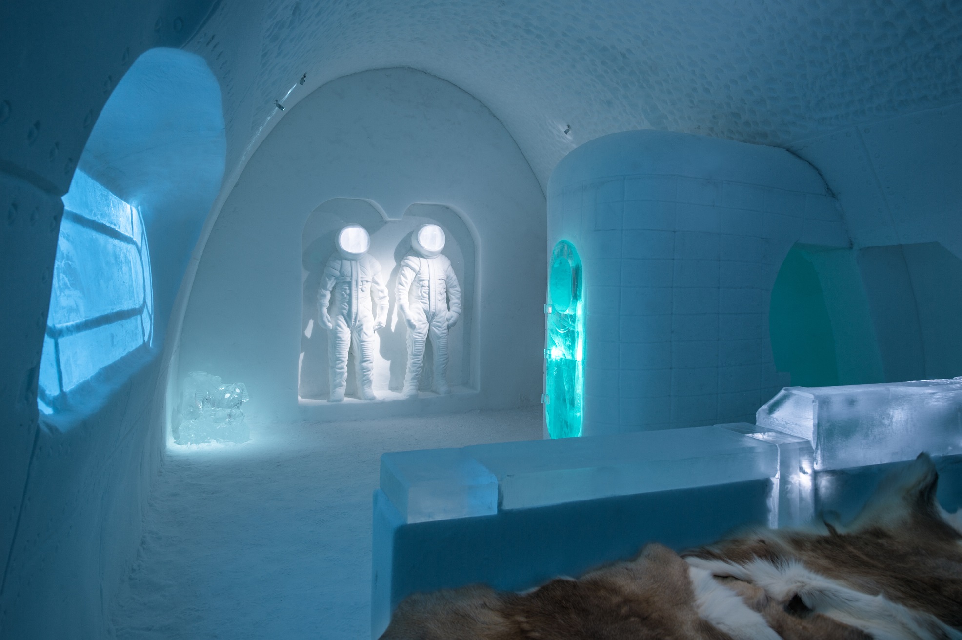 ICEHOTEL 28 2017 2018 Art Suite Space Room. Design Adrian Bois Pablo Lopez. Photo Asaf Kliger. 2