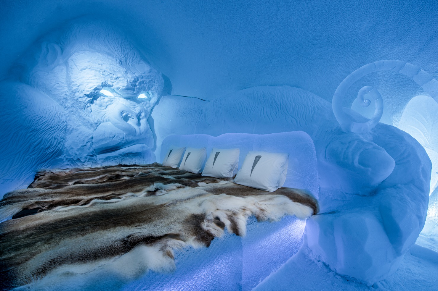 medium art suite king kong icehotel 28 Design Lkhagvadorj Dorjsuren. Photo Asaf Kliger. 2